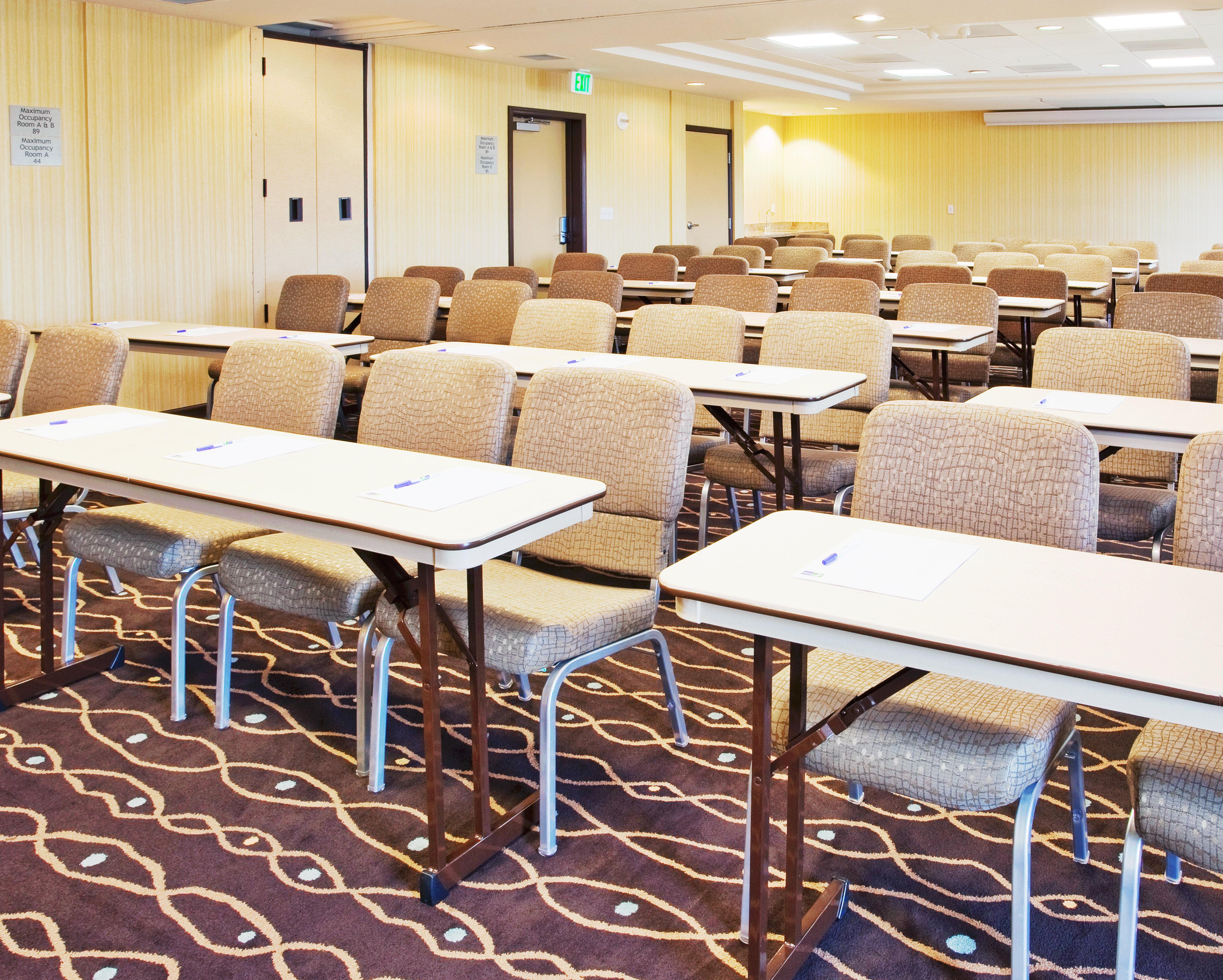 Holiday Inn Express & Suites Salinas By Ihg Exterior photo